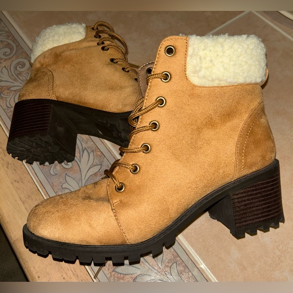 Cozy Tan Lace-Up Boots with Faux Fur - Picture 1 of 7